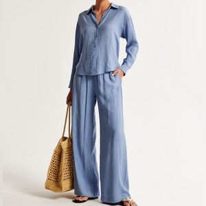 Abercrombie Long Sleeve Crinkle Button Down